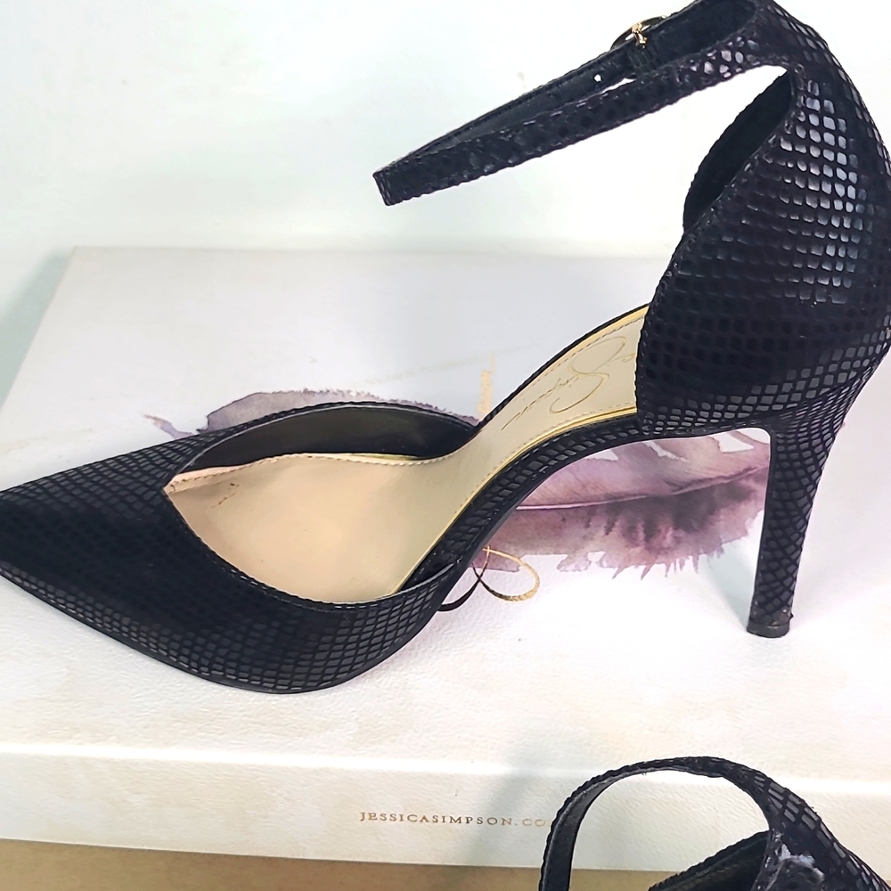 Jessica Simpson Heels/ Size 8M